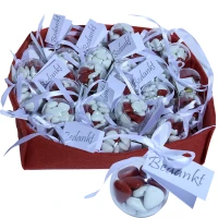 Traktatie mandje met gevuld ballen