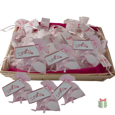 Organza zakjes roze in mandje