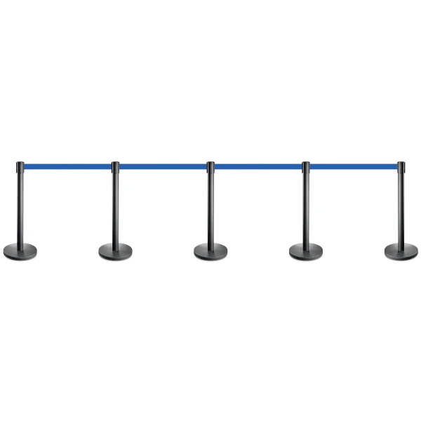 Set zwarte afzetpalen met een blauw lint