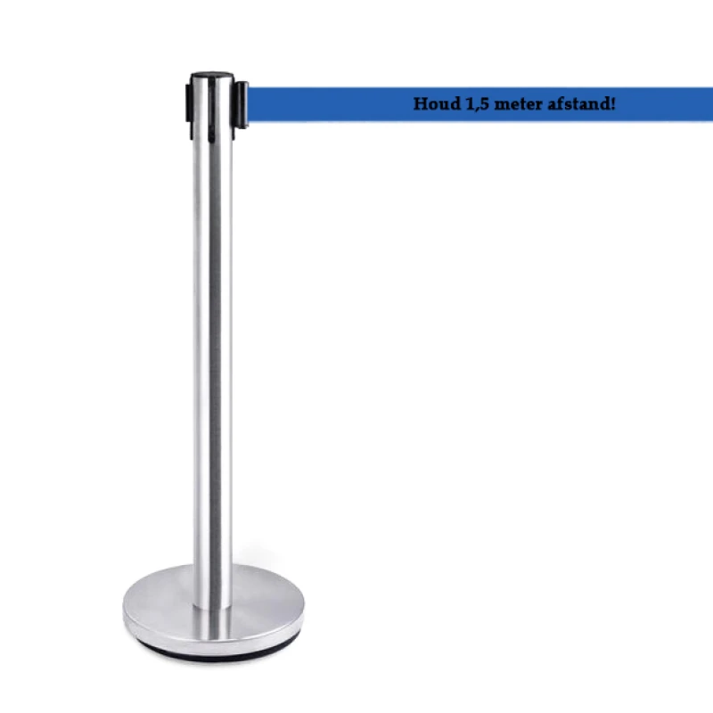Afzetpaal roestvrij staal met blauw bedrukt lint met de tekst: houd 1,5 meter afstand