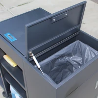 Hotelwagen zwart op wielen met open deksel
