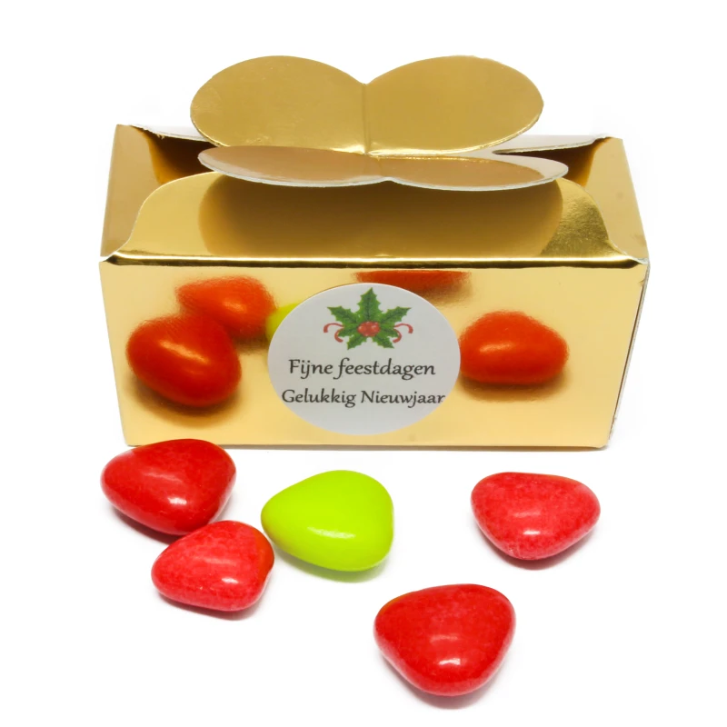 Goud rechthoekig doosje met vlindersluiting en snoepjes