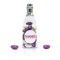 Champagne flesje voor afscheid van collega's met paarse snoepjes en paarse persoonlijke sticker