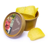 Kraft beker 250ml gevuld met chips en foto sticker als bedankje