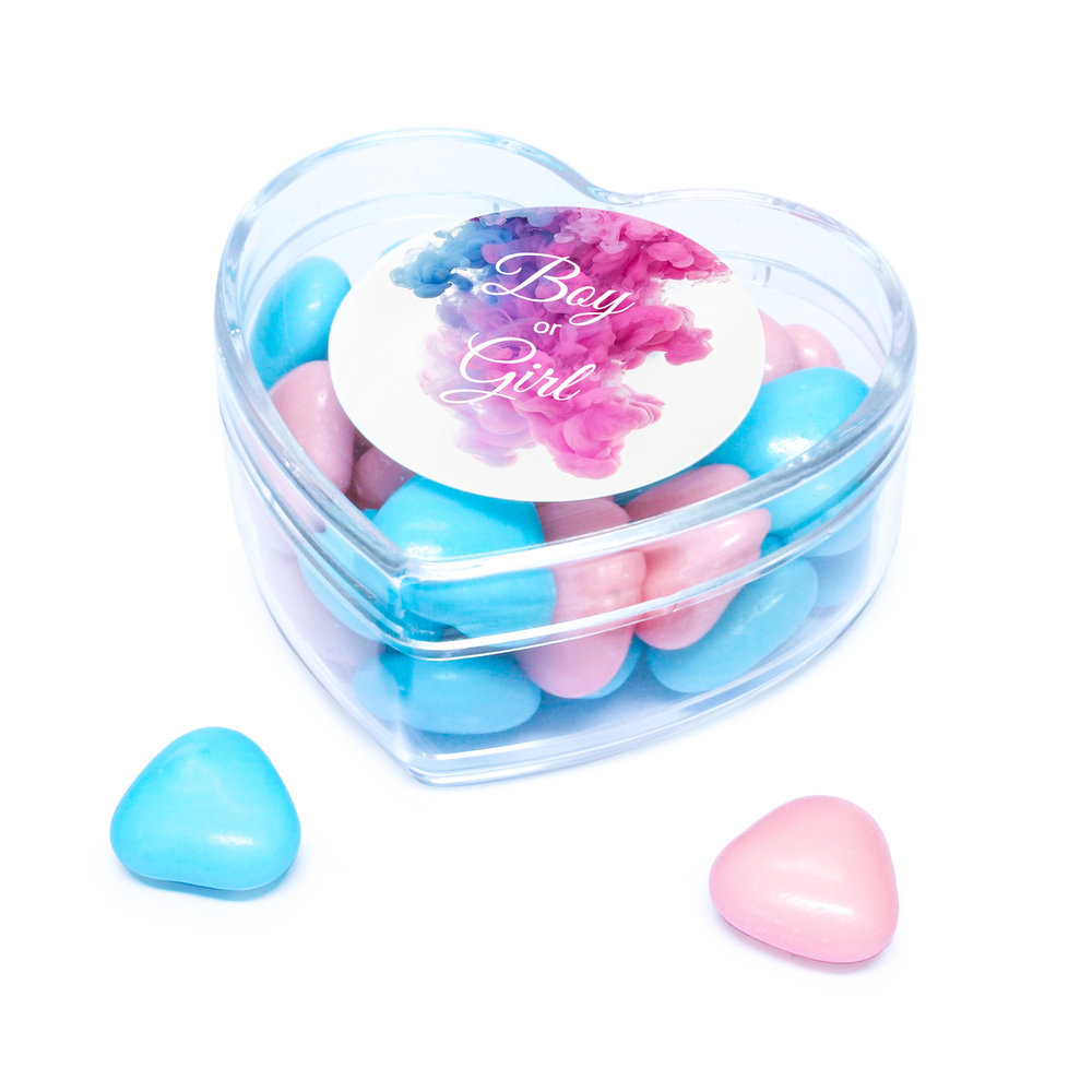 Harten doosje bedankje met roze en blauwe chocolade hartjes als gender reveal bedankje