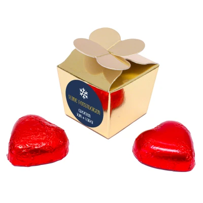 Kerst bedankje - Goud doosje met rode hart bonbons