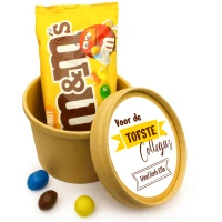 Afscheid cadeau - BIO bekertje met M&M snoep en eigen bedrukking