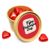 Valentijn bedankje - BIO bekertje met rode hartjes bonbons