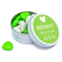 Bedankje - Wit blikje met groen en witte snoepjes