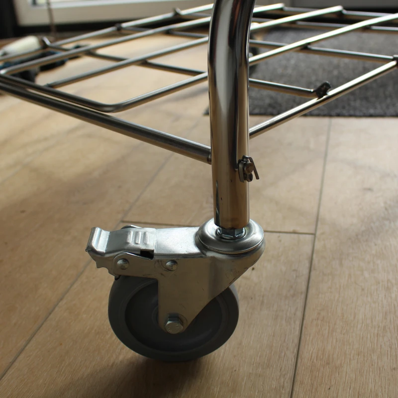 Wasgoed wagen op wielen frame