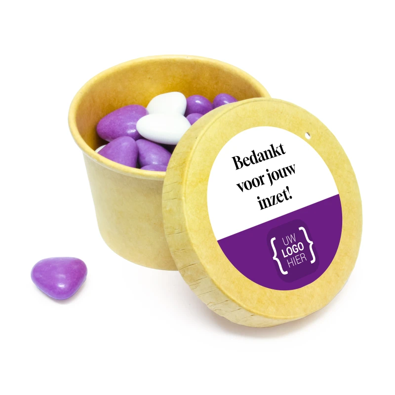 Kraft bekertje met paarse snoepjes en print met logo