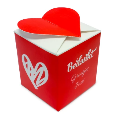 Cadeaudoosje met hartjes sluiting