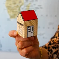 Doosje in huis vorm met logo - House warming doosje