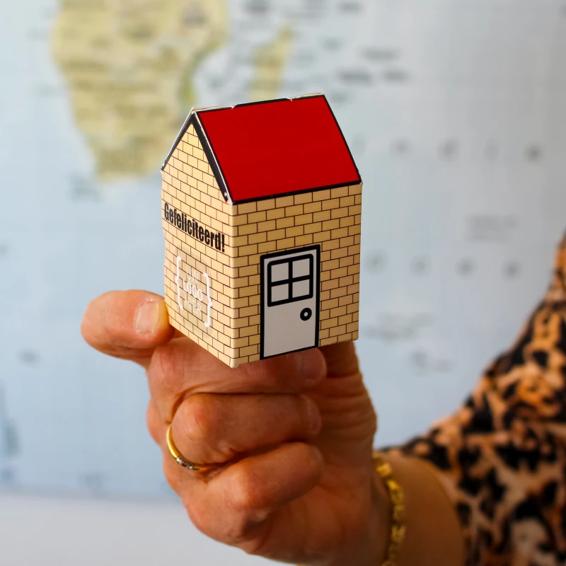 Doosje in huis vorm met logo - House warming doosje