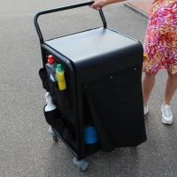 Hotelwagen zwart buiten