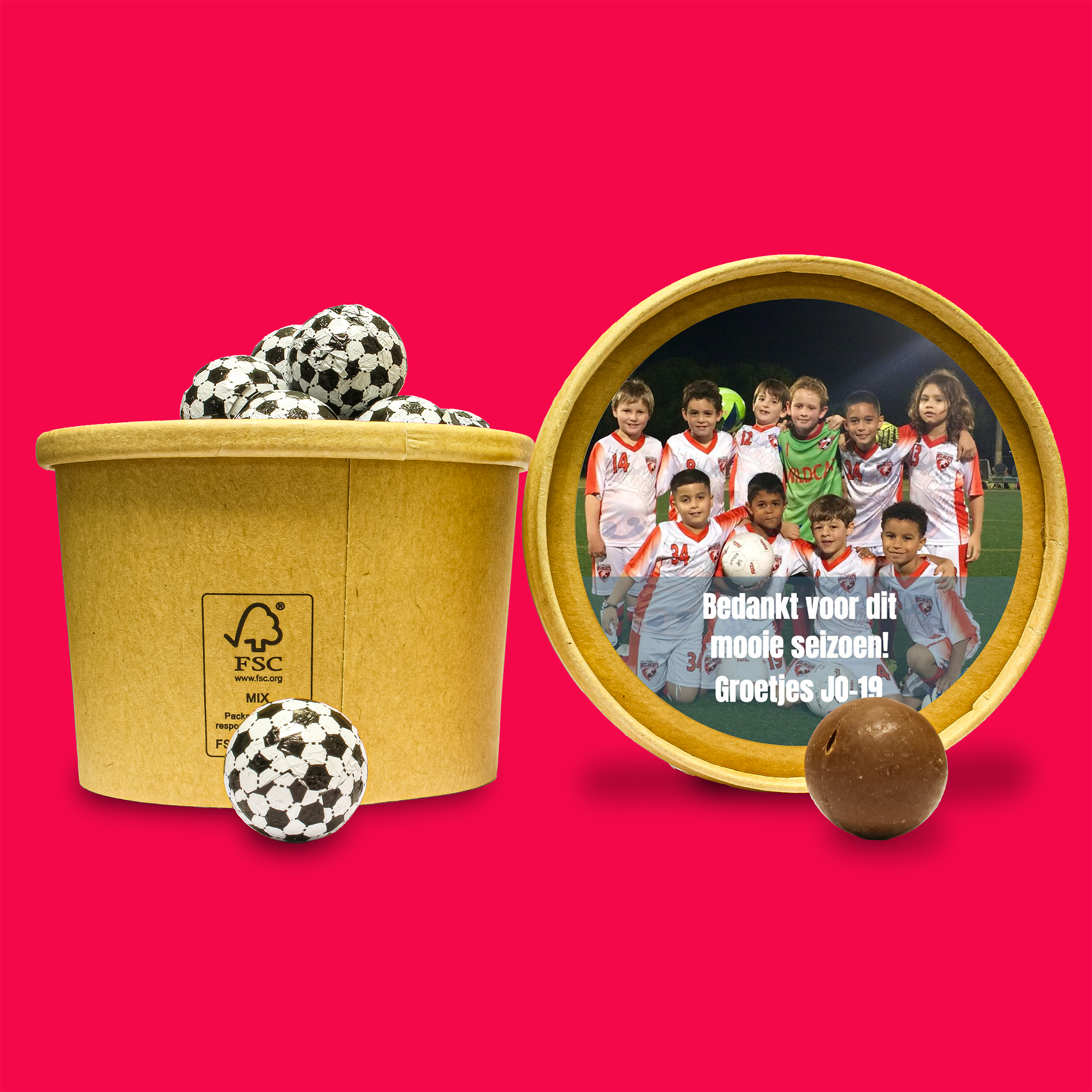 Kraft beker met voetbal snoepjes - Roze achtergrond