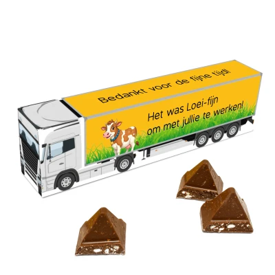 Vrachtwagen doosje met Toblerone voor collegas met Loei fijn ontwerp op trailer