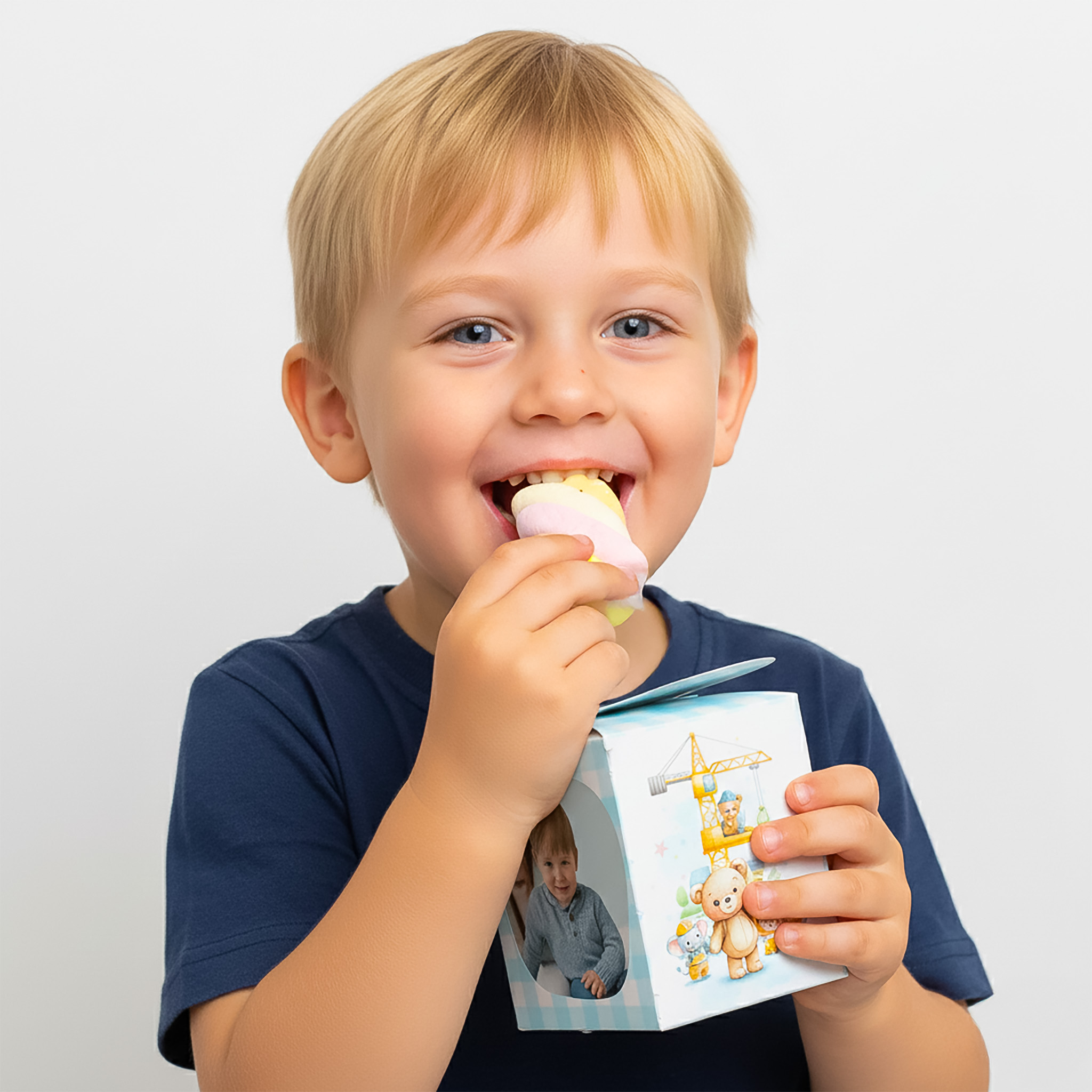 Traktatie doosje met eigen ontwerp en spekjes