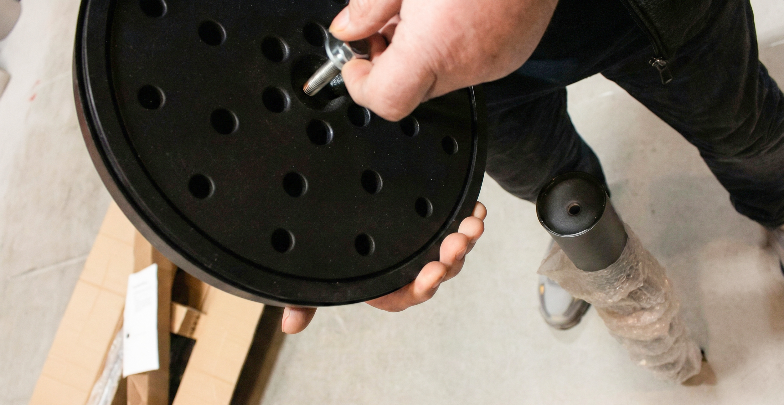 Afzetpaaltje gewicht en deksel - Afzetpaaltje monteren