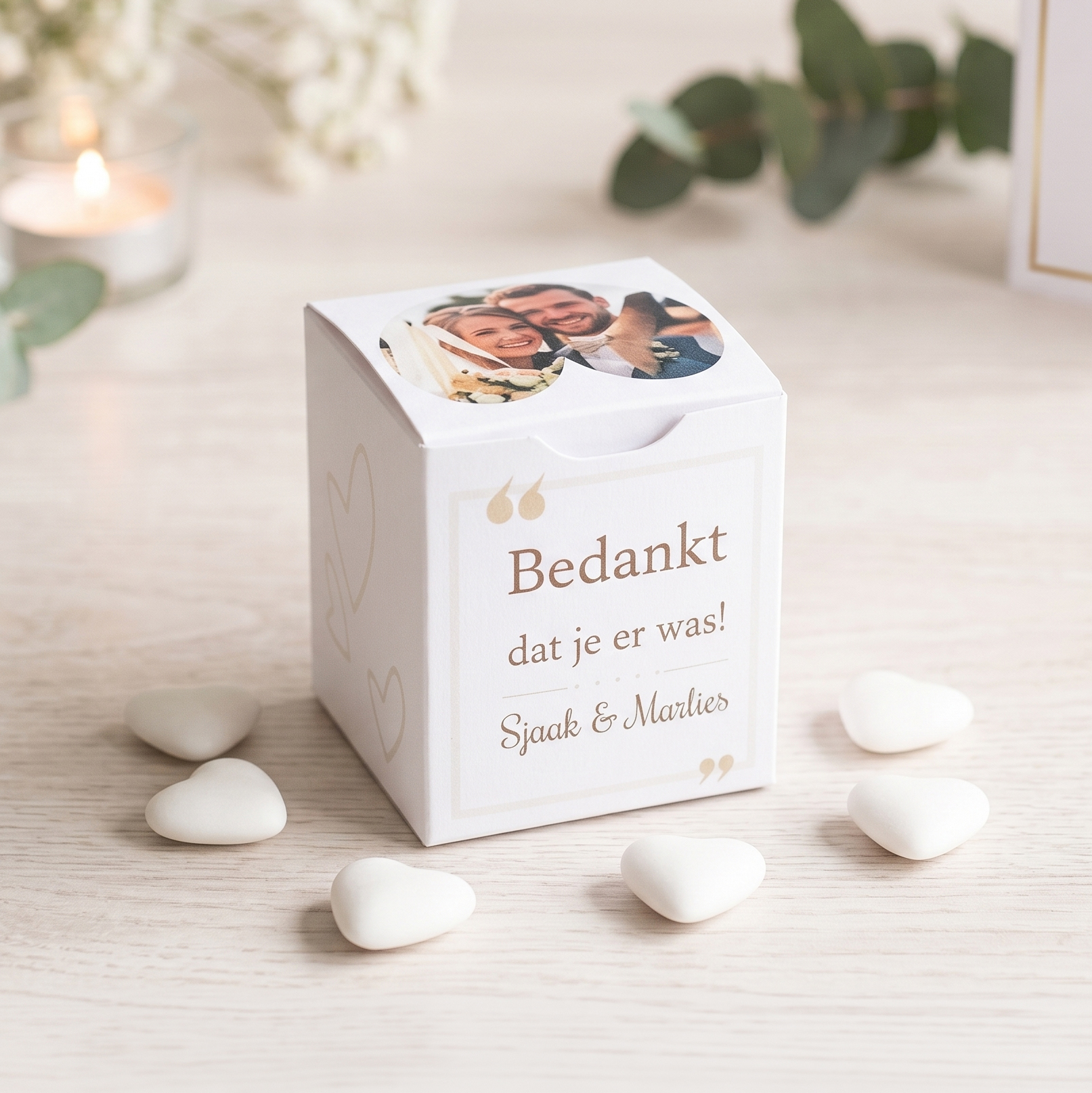 Trouw bedankdoosje met eigen namen en foto