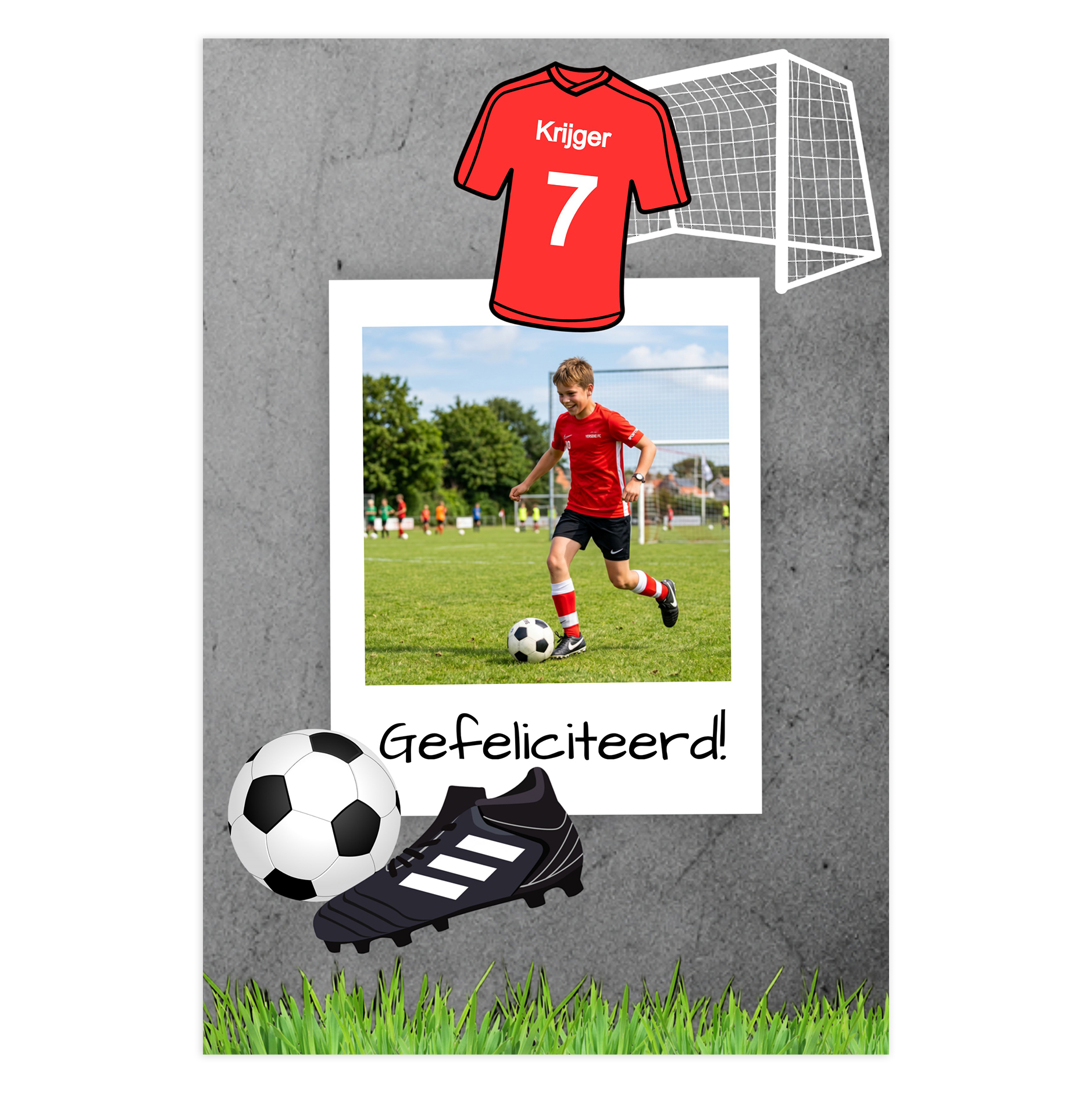 Verjaardagskaart jongen met foto en naam – Voetbal thema met gras & shirt – Persoonlijk A6 kaartje dubbelzijdig