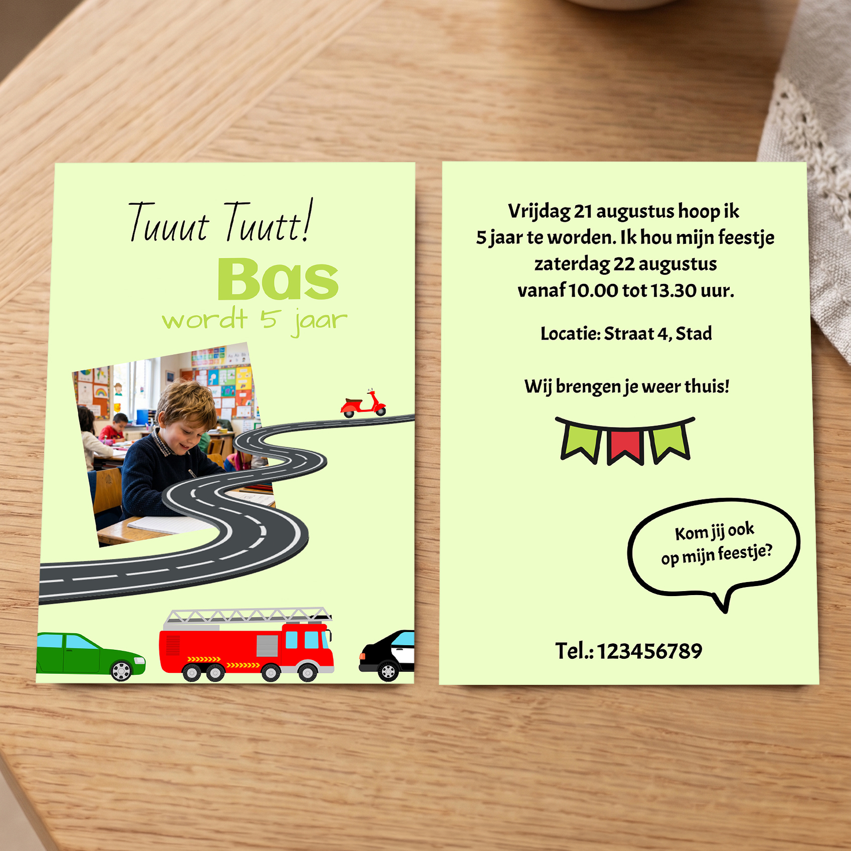 Uitnodiging kaart voor kinderfeest van jongen met foto en brandweer thema - Voor en achterkant